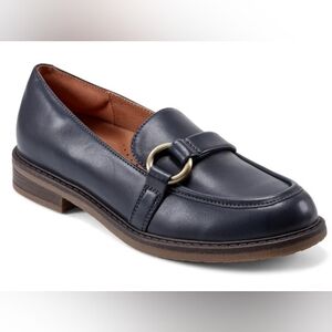 Women's Easy Spirit Jeane Comfort Loafers.   Navy.   Size 8    NWT.